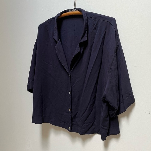 Gallery Button Up Shirt - Picture 2 of 6